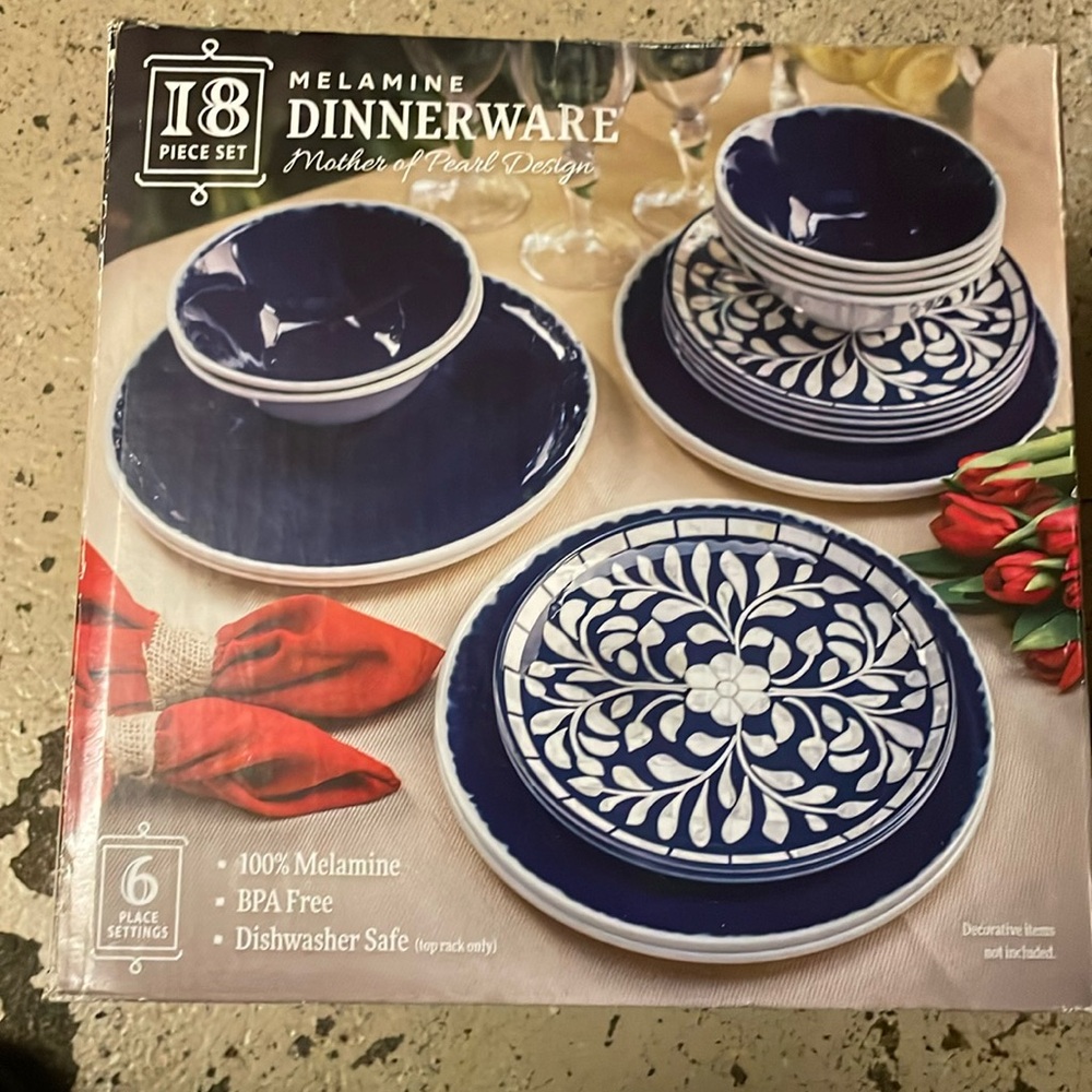 MelaMine Dinnerware